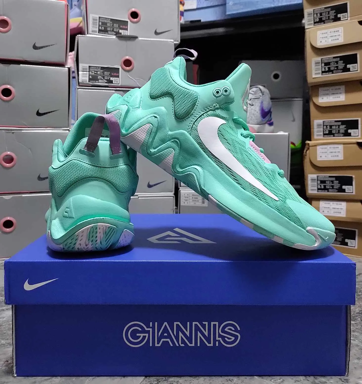 Giannis Immortality Version2 "Emerald"