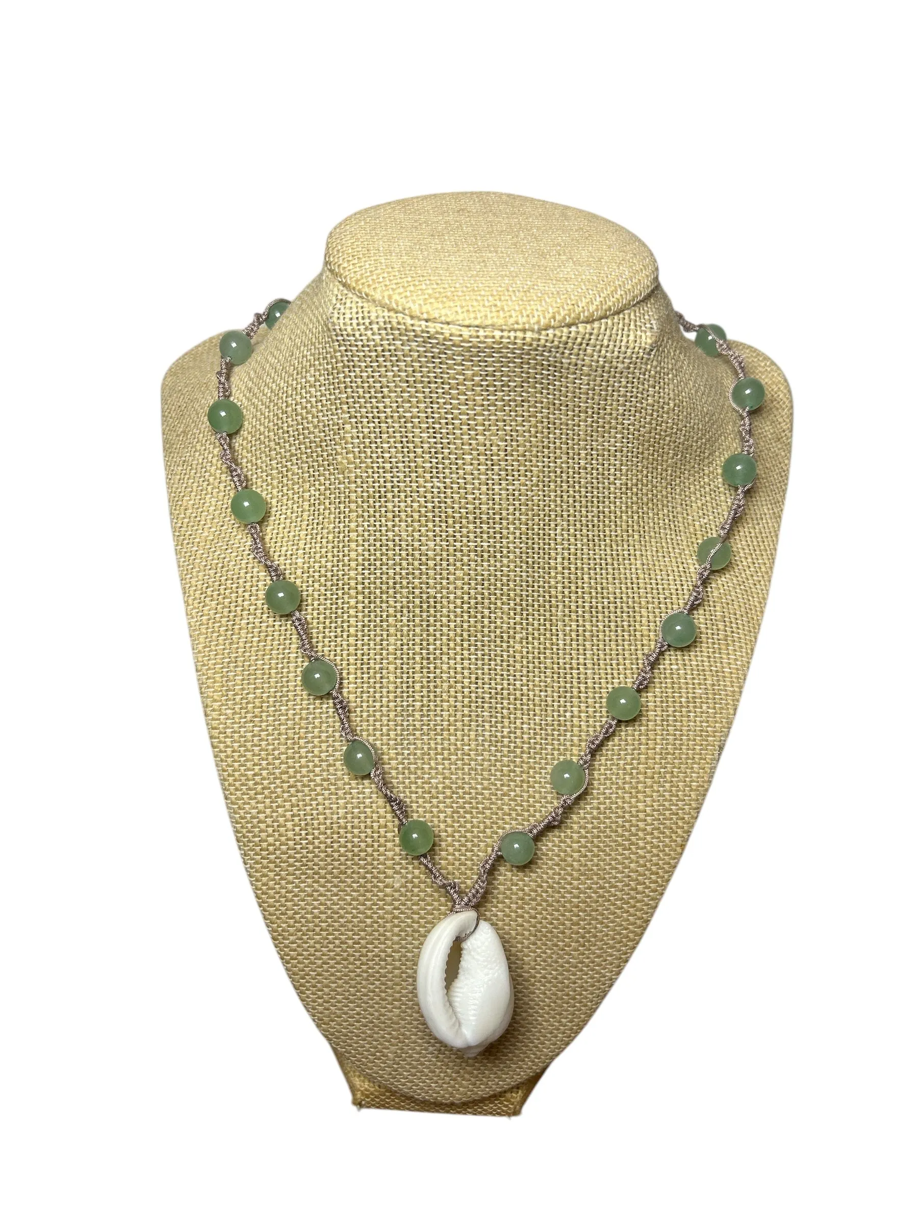 Macrame Necklace: Scotch Bonnet Shell Green Aventurine