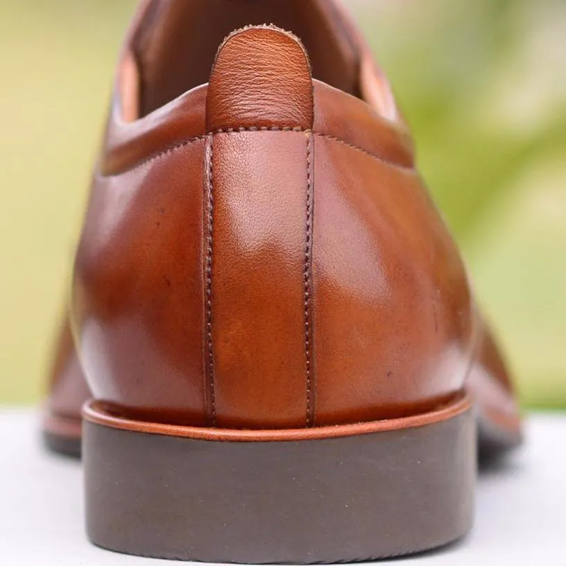 Premium Leather Classic Derby Shoes: Timeless Elegance in Minimalist Design