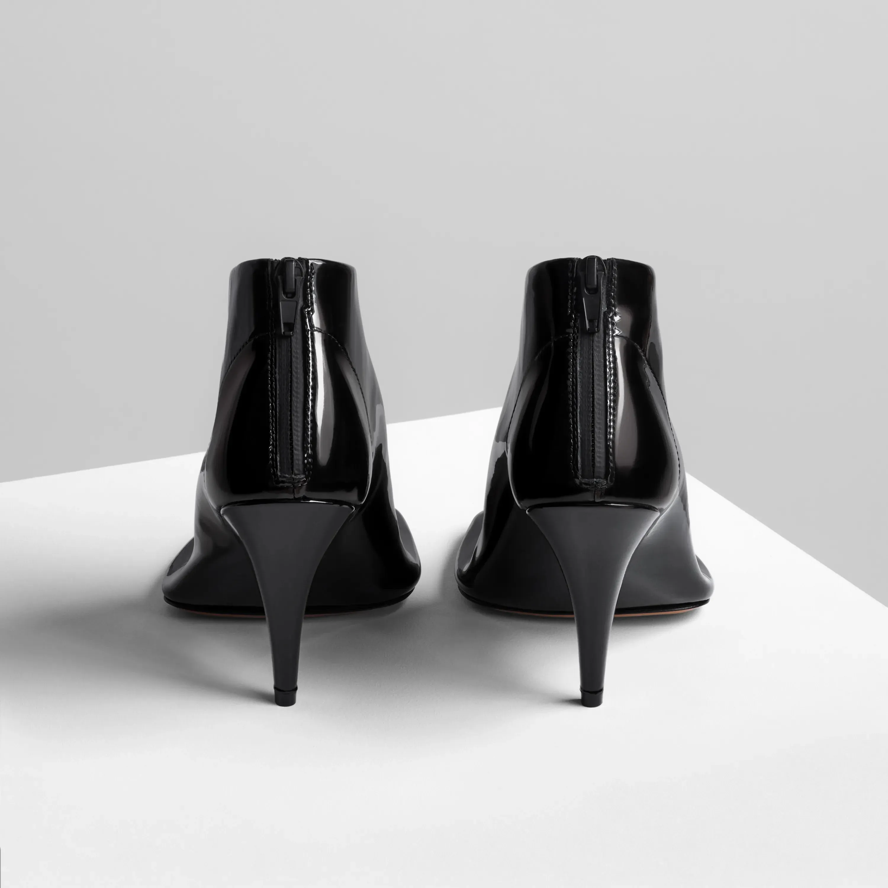 SOFT ANKLE BOOT 90 | glossy black patent leather