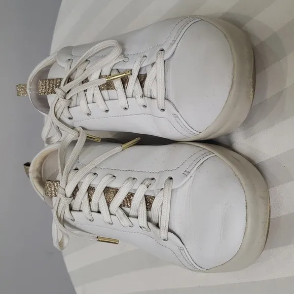 Vionic Shoes Womens sz 7.5 White Leather Gold Trim Paisley Sneaker